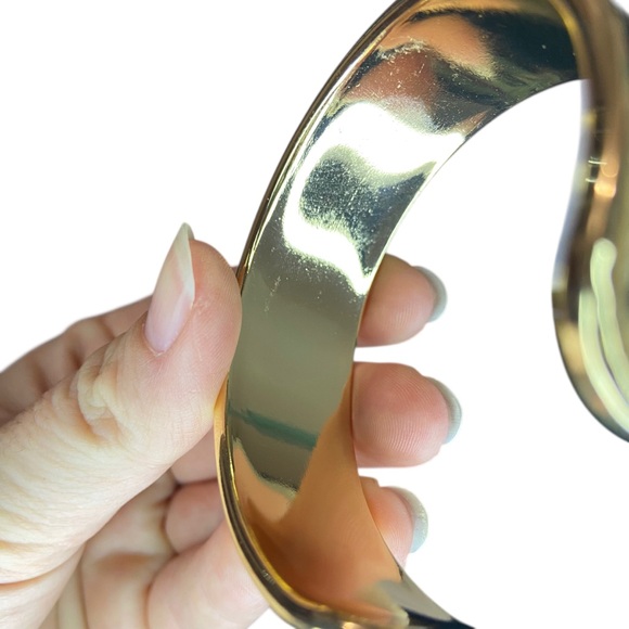 🍬7 for $15🍬 Gold tone Cheetah Print Cuff Bracelet CC - Picture 5 of 9